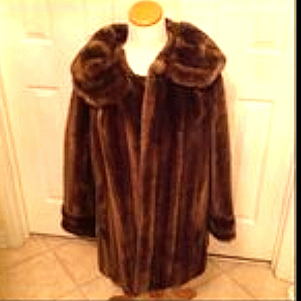 GORGEOUS TISSAVEL- BETTY ROSE QUALITY Brown FAUX FUR COAT SIZE: M-L